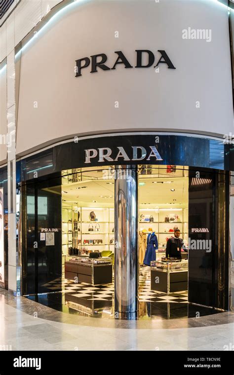 prada aeroport charles de gaulle